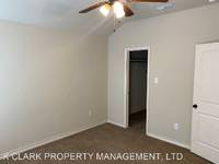 $1,325 / Month Home For Rent: 7010 Donovan Way #103 - K Clark Property Manage...