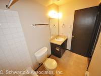 $950 / Month Apartment For Rent: 1420 W. 11th - #4 - R.C. Schwartz & Associa...