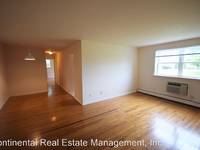 $1,295 / Month Apartment For Rent: 424 Waupelani Drive E-34 - Continental Real Est...