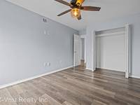 $1,350 / Month Home For Rent: 1009 AUTUMN WOODS LANE UNIT 109 - EZ-Vest Realt...