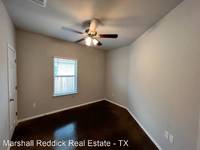 $1,595 / Month Apartment For Rent: 1119 Renee Way - Marshall Reddick Real Estate -...