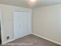 $1,250 / Month Apartment For Rent: 1313 NE 131st Pl. - 120 - Greenbridge Propertie...