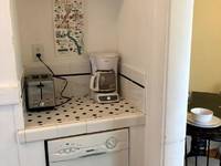 $1,095 / Month Home For Rent: 1631 NW Everett St. #407 - Reliance Property Ma...