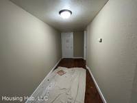 $1,800 / Month Apartment For Rent: 1804 16th Ave S - Unit 5 - Housing Hub, LLC | I...