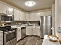 $1,650 / Month Apartment For Rent: Exquisite Remodel! Indoor Basketball Court, Ind...