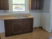 $875 / Month Home For Rent: Beds 2 Bath 1 Sq_ft 1136- Www.turbotenant.com |...