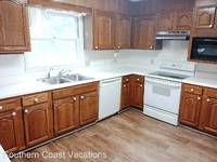 $1,650 / Month Home For Rent: 2421 Airport Blvd. - Southern Coast Vacations |...