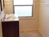 $1,850 / Month Apartment For Rent: 1140 Shorewood Dr - RE/MAX Town And Country | P...