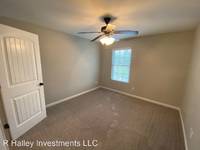 $1,295 / Month Apartment For Rent: 4820 Maple Sunset Way # 303 - R Halley Investme...