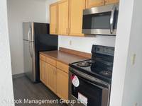 $1,350 / Month Apartment For Rent: 1830 North Hubbard Street - 605 - Brew Hill Apa...