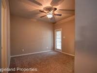 $2,300 / Month Home For Rent: 3436 Summerway Dr - Aggieland Properties | ID: ...