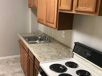 $750 / Month Apartment For Rent: 519 E. 9th Street Unit 4R - Affinity Realty Man...