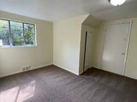 $1,100 / Month Apartment For Rent: 219 Thompson Run Road Unit 3 - Riva Ridge | ID:...