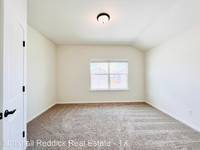 $1,675 / Month Home For Rent: 10326 Lynwood Branch Unit 102 - Marshall Reddic...